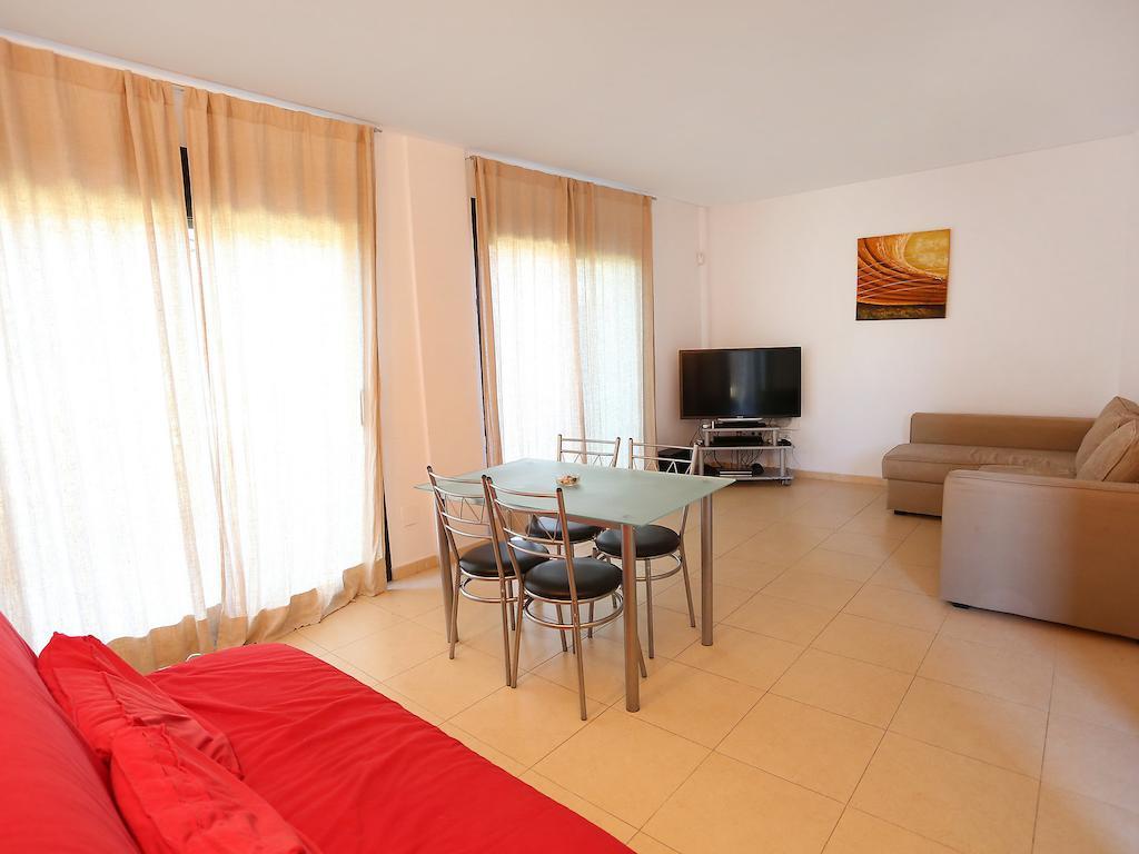 Holiday Home Cornelia Pucho By Interhome Cambrils Oda fotoğraf